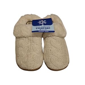 Dearfoam Deluxe Cream Memory Foam Slippers
